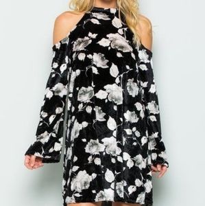 Black and White Floral Velvet Shift Dress Size L